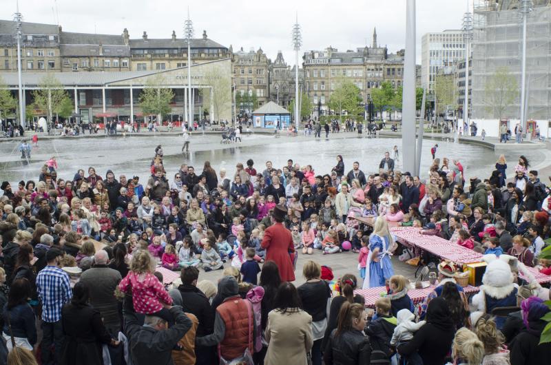 Our  ever-popular Mad Hatter's Tea Party show entertained huge crowds.