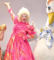 Priscilla the Goose Christmas Panto Show: everybody loves a panto at Christmas! Oh yes they do!